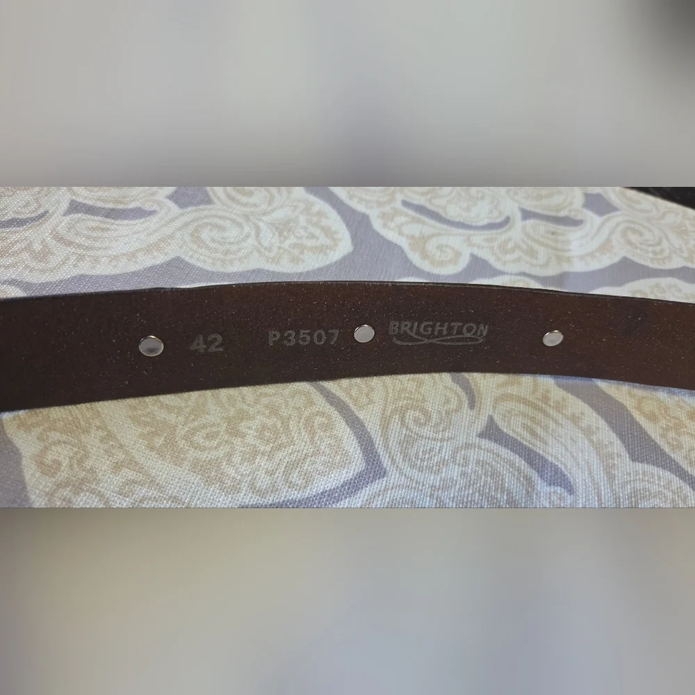 VINTAGE Brighton Dark Brown 100% Leather Rivet Belt Size 42
